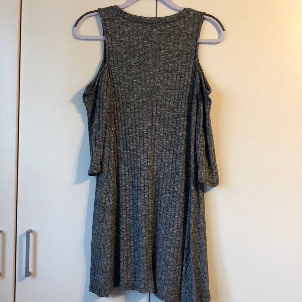 Dress - Picture 5 of 5